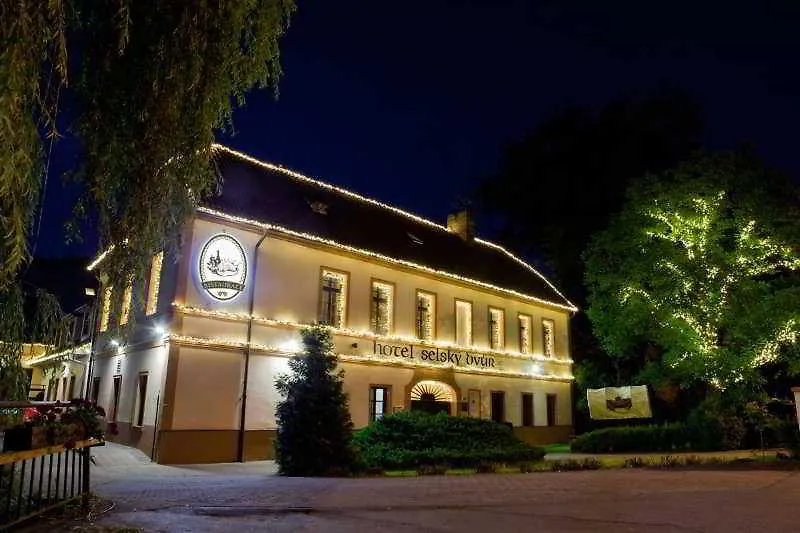 Hotel Selsky Dvur - Bohemian Village Courtyard Prague