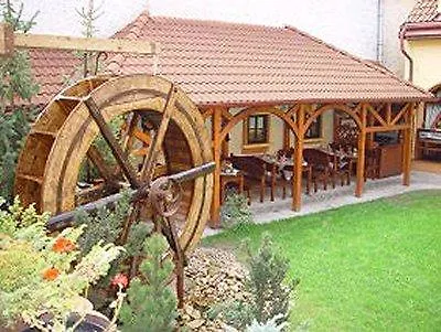 Hotel Selsky Dvur - Bohemian Village Courtyard Prague