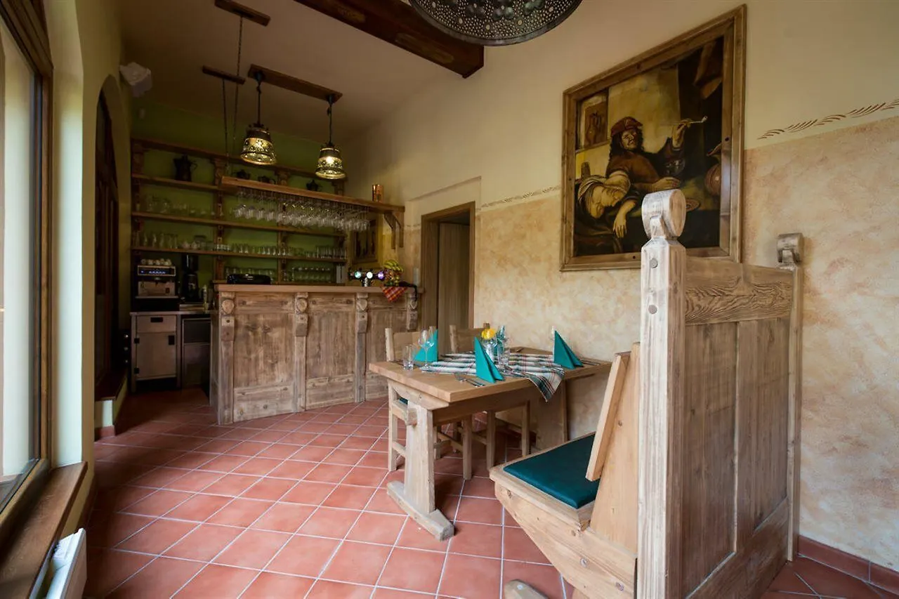 Hotel Selsky Dvur - Bohemian Village Courtyard Prague