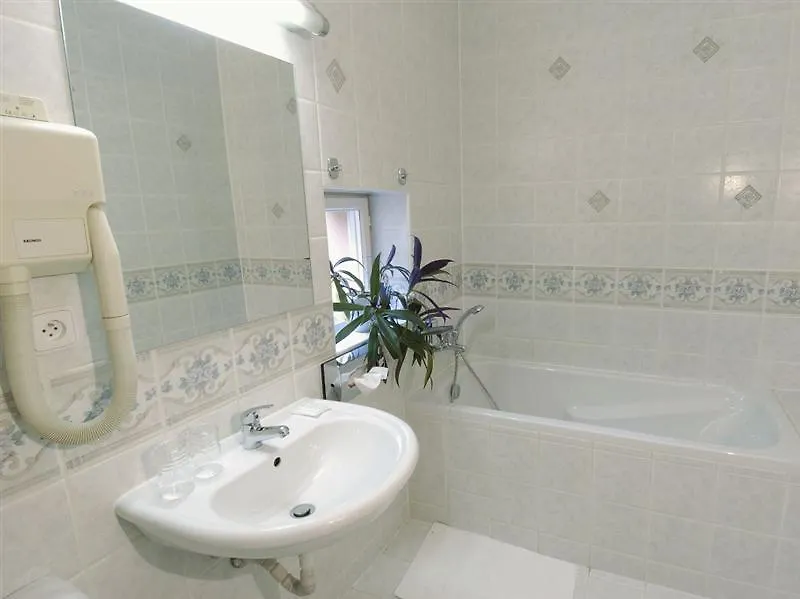 Hotel Selsky Dvur - Bohemian Village Courtyard Prag