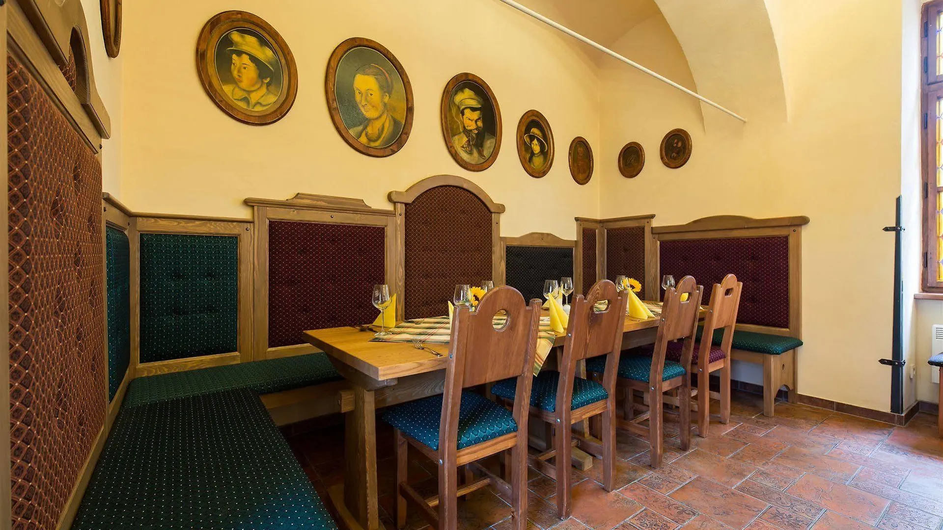 Hotel Selsky Dvur - Bohemian Village Courtyard Prag