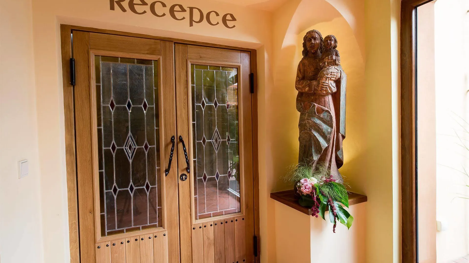 Hotel Selsky Dvur - Bohemian Village Courtyard Prag